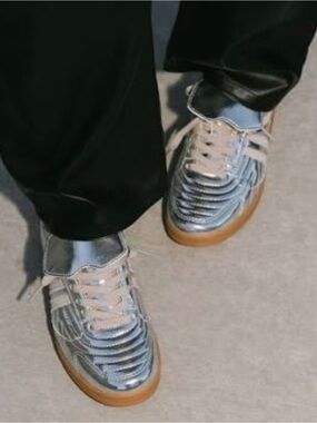Steve Madden Women’s Metallic Silver Sneakers Women’s Size 9.5 M NWB